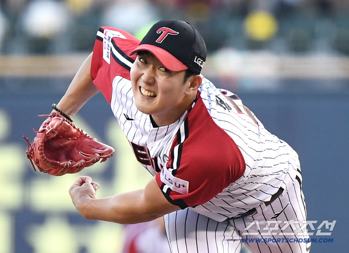 The 9th round is the starting member with 9 wins, and the 156km rookie, who was pushed back to the 10th place, is a must-win group, and the specialist in the logistical division is a major leap forward. Yook Sung Restaurant LG succeeded again this year