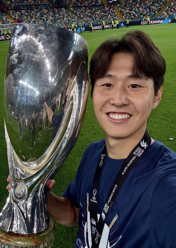 Director Enrique, do you trust me? Lee Kang-in, who wants to play, decides to transfer 10 days before the closing of the transfer market...Will I be united with Hwang Hee-chan at Palace