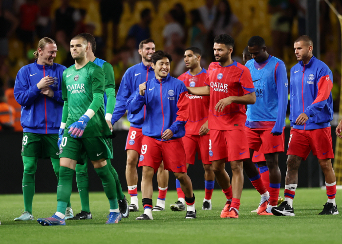 Director Enrique, do you trust me? Lee Kang-in, who wants to play, decides to transfer 10 days before the closing of the transfer market...Will I be united with Hwang Hee-chan at Palace