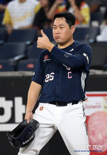 The distance between LG and Hanwha  The distance between Doosan and KIA → Acting manager Cho Sung-hwan, who has won six consecutive games, praised Yang Eui-ji! You'll be responsible today as well