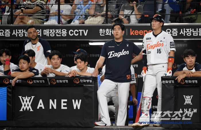 The distance between LG and Hanwha  The distance between Doosan and KIA → Acting manager Cho Sung-hwan, who has won six consecutive games, praised Yang Eui-ji! You'll be responsible today as well