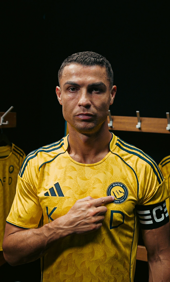 I guess Ronaldo doesn't like it. He didn't show in Hong Kong. Historically, Saudi Arabia's first trophy?→Hold the RT Hard and go to the semifinals