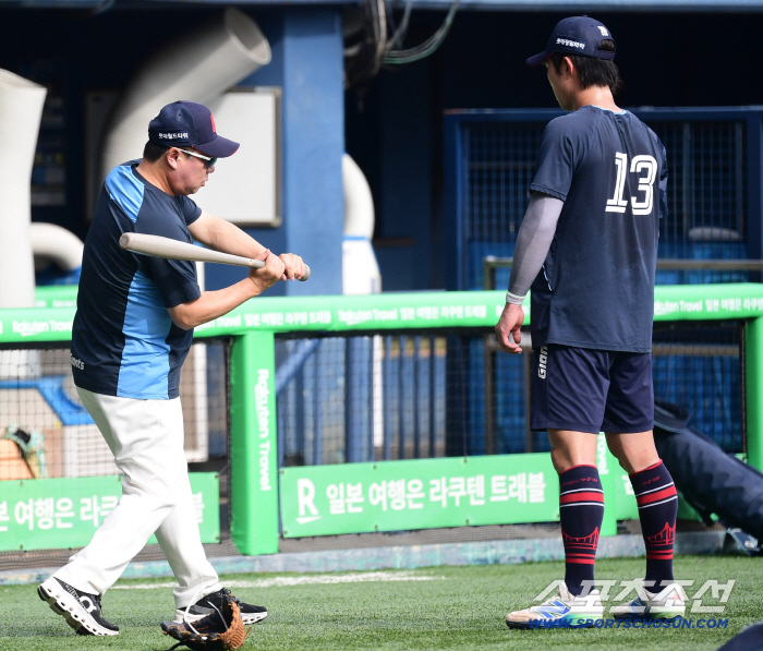 'I threw away my 10-win pitcher and brought him here, but he's got a good reputation for losing two games in a row.' You have to shut it down. I think it's going to be like this a bone-chilling joke
