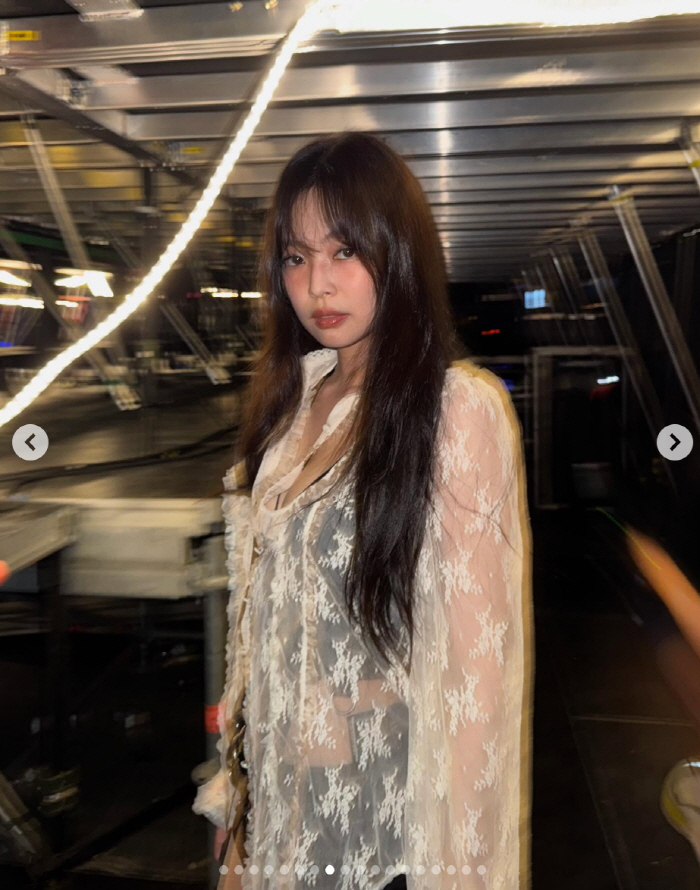 Jenny, with your bangs down, the mood has changed..Even without makeup, you're lovely