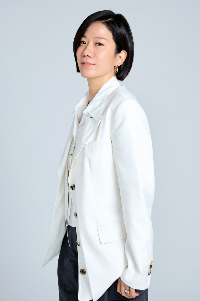 Jeon Hye-jin Returns to Stage with Solo Play