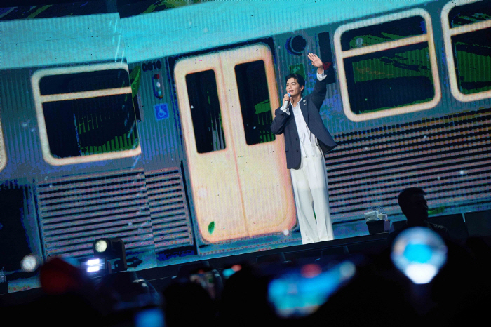 Park Bo-gum Connects with Global Fans on ‘BE WITH YOU’ Tour Seoul Encore Set for Oct. 11