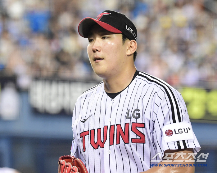 LG overturned 8.5G cars in a month → 1st place in 3G cars. In addition, he won the game with baseball to protect the team with 70 wins in reverse and a first-come-first-served raspy victory 
