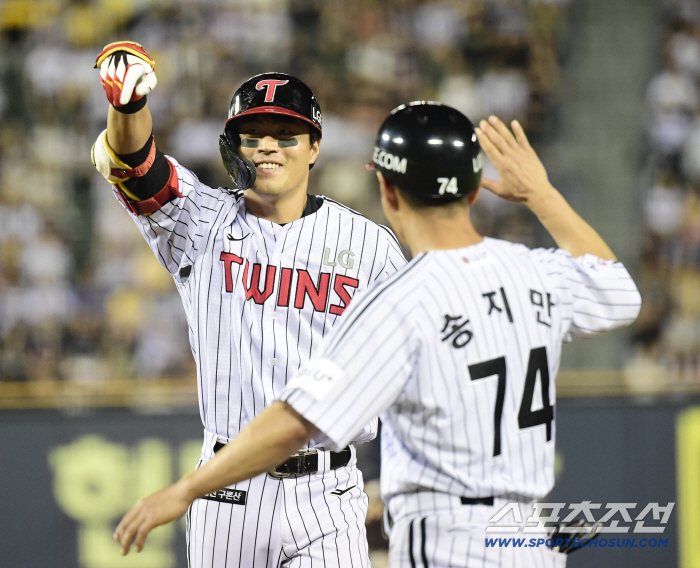 LG overturned 8.5G cars in a month → 1st place in 3G cars. In addition, he won the game with baseball to protect the team with 70 wins in reverse and a first-come-first-served raspy victory 