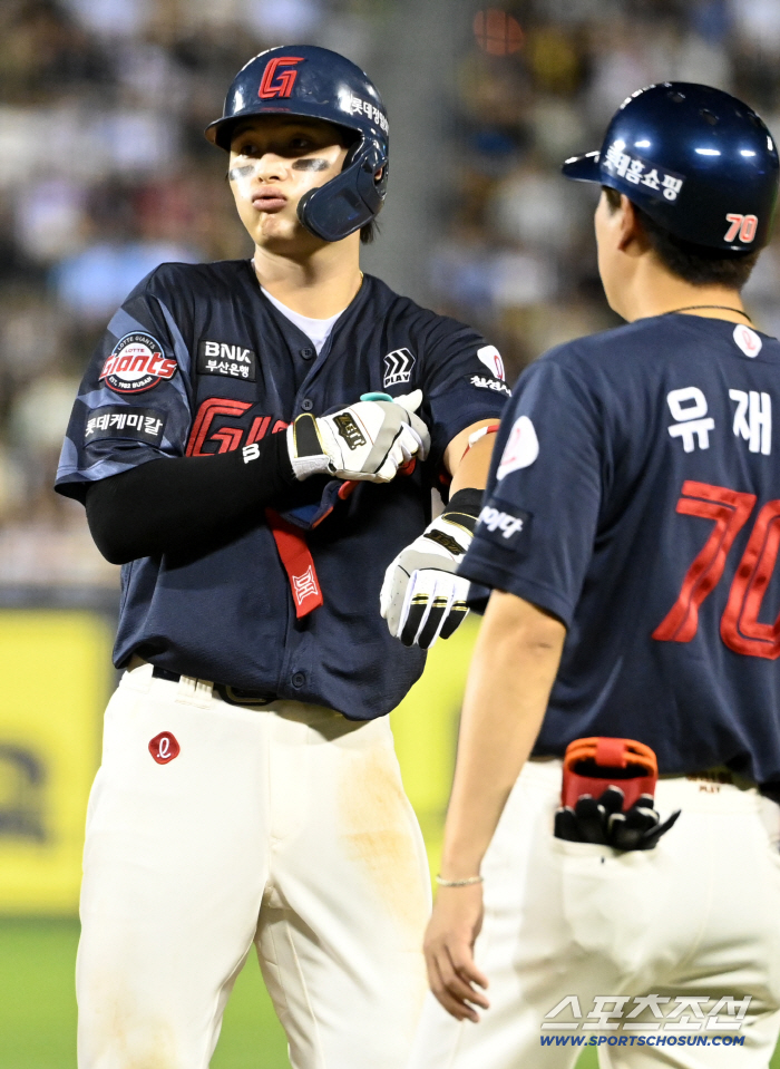 Lotte, Yoon Dong-hee and Hong Min-ki, who are on the verge of losing 10 consecutive games, and Na Seung-yeop and Choi Jun-yong call-up. The lineup to destroy Son Joo-young is