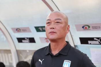  Cheonan and Kim Tae-wan, the last team in the K League 2, resigned...A sense of responsibility for the team's sluggishness, Cho Sung-yong's acting system
