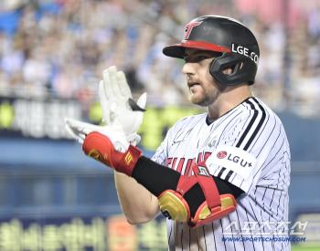  Austin leads again with an RBI sacrifice fly