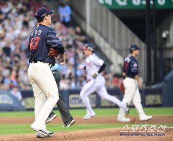  Na Kyun-an allowed LG Oh Ji-hwan to shoot a solo shot in the 2nd inning