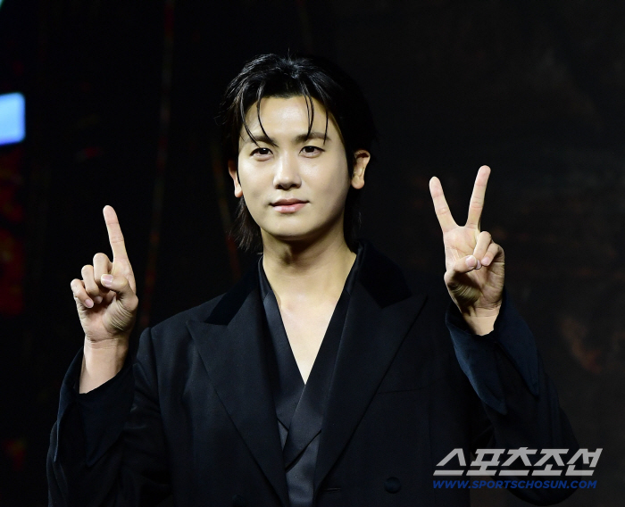  Park Hyungsik is always handsome