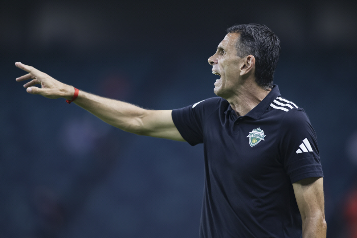  26G undefeated, but a bitter draw...Responsibility within Jeonbuk Foye Coach