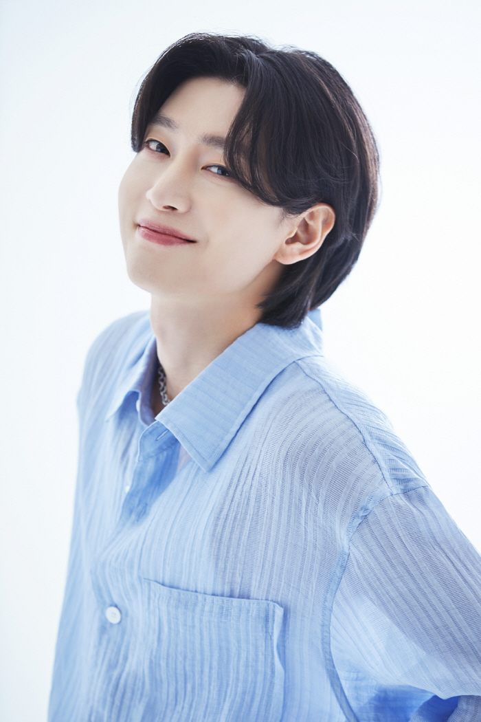 Trot Crown Prince Kim Yong-bin's First Observation Variety Challenge...It's the first time to show our daily lives off stage