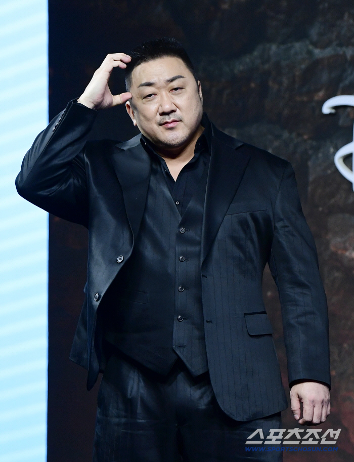 Twlv Ma Dongseok Holy Night underachiever? I'm reflecting on myself. When I make a world view, I lose a handful of my hair