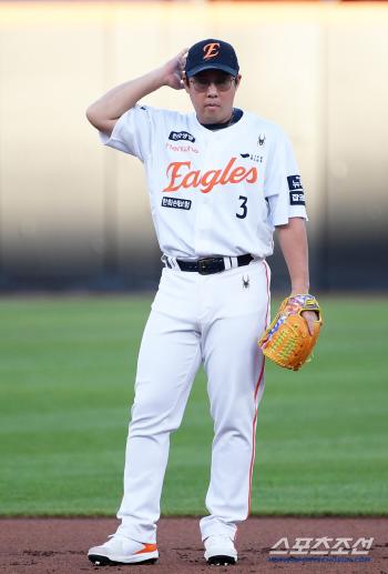 We're on the verge of losing four games in a row! Hanwha decides to go to the 2nd Army with a batting average of .100! → Hwang Young-mook, Kim In-hwan, 1st team call-up