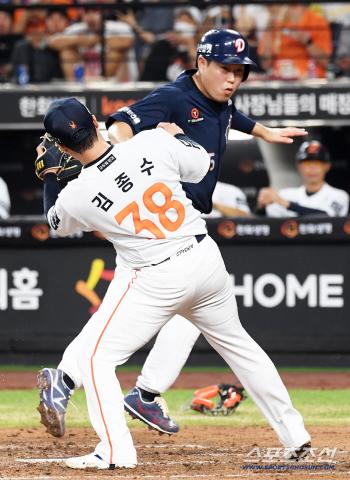 What is this?! Hanwha and Yang Eui-ji were mesmerized by their flamboyant legs → The absurd empty tag at home