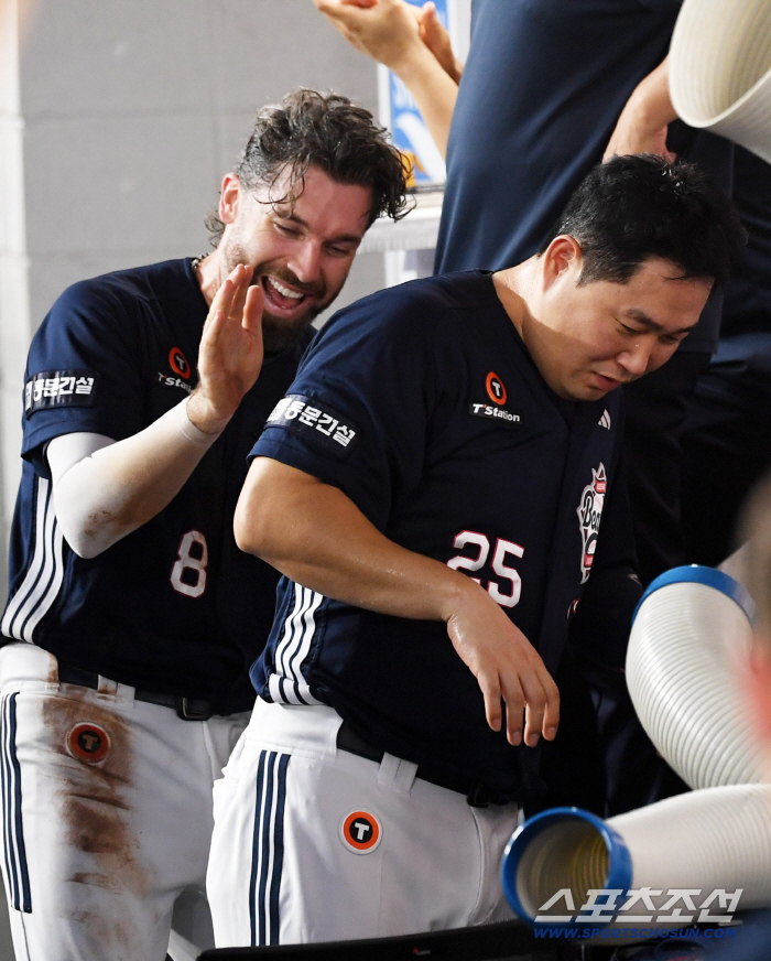 What is this?! Hanwha and Yang Eui-ji were mesmerized by their flamboyant legs → The absurd empty tag at home