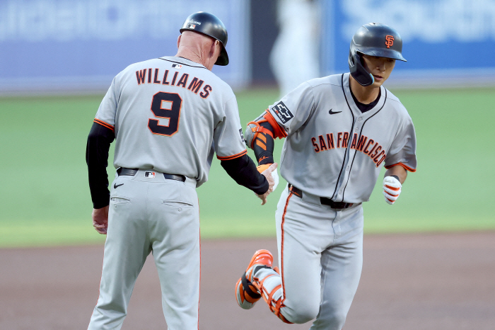 Yes! This is how Lee Jung-hoo, who is properly awakened, hit a home run in 97 days and an additional double. It's been a while since we've had a ransom, but the team lost
