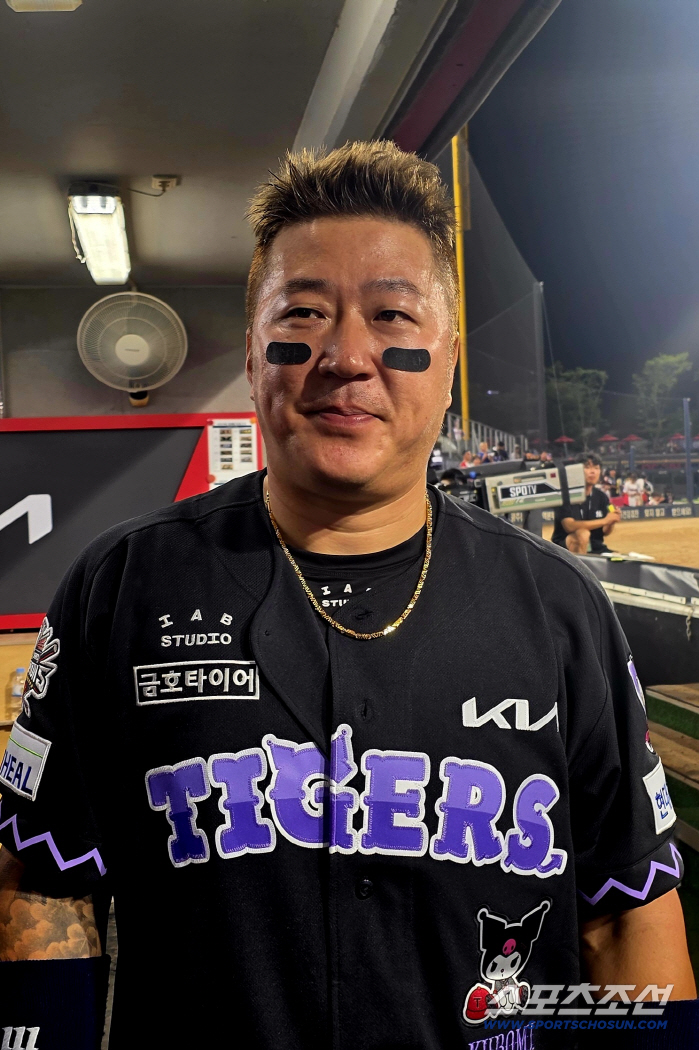 You must be happy to have a son-in-law like this. 50 million won for a home run. Car super awesome. Mother-in-law last year, mother-in-law this year