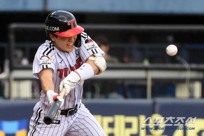 3rd base → 2nd base → 2nd base is a backup that changes position every day…Why did the head coach say it was a season when he became the main infielder? 