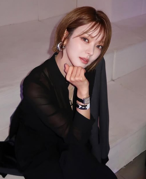 AOA Choa would have left the team even if she went back...I can't do it because I'm working hard