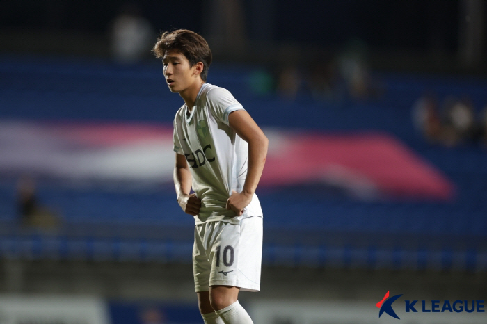 Busan defeated Jeonbuk after a penalty shootout to win the 2025 GROUND.NK League U15 Championship 