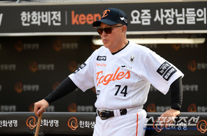 Director Kim Kyung-moon also smiled at Jung Woo-ju and Lee Tae-yang's performances → That's good enough