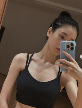 Eunjin Ahn, you said you lost so much weight that you can't recognize me..Running on the Han River in the heat today as well