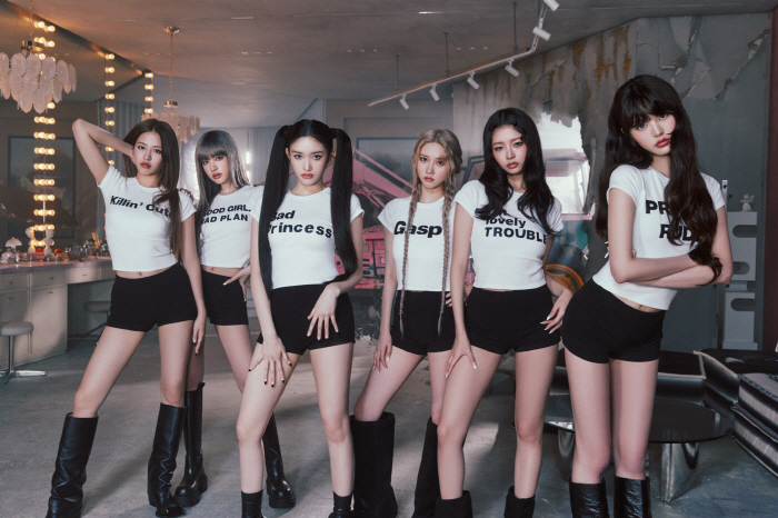 Even if you wear a white t-shirt, it's strong  chic charisma..Let's reveal the last concept photo