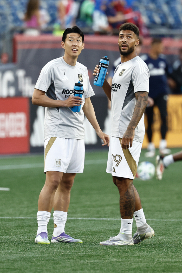 Heungmin, I trust you LA FC's ace teammate challenging the best of all time...It's not even a job for EPL 7070 SON