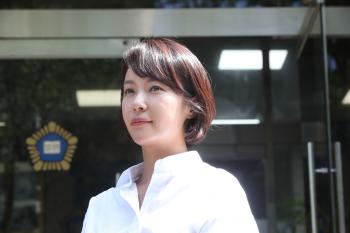 , Hwang Jeong-eum is sentenced to three years in prison..Alleged embezzlement of 4.3 billion won in company money
