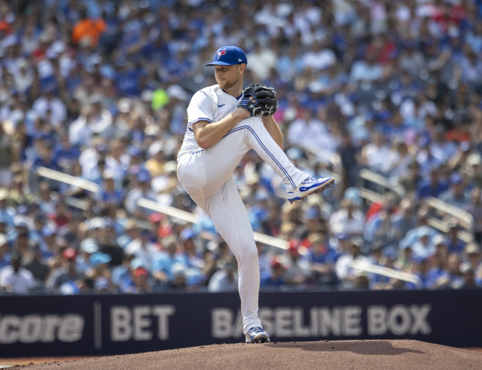 KIA's winning pitcher is amazing! Despite the arrival of the Cy Young Award mogul, he succeeded in defending his rice bowl → It is an interesting situation