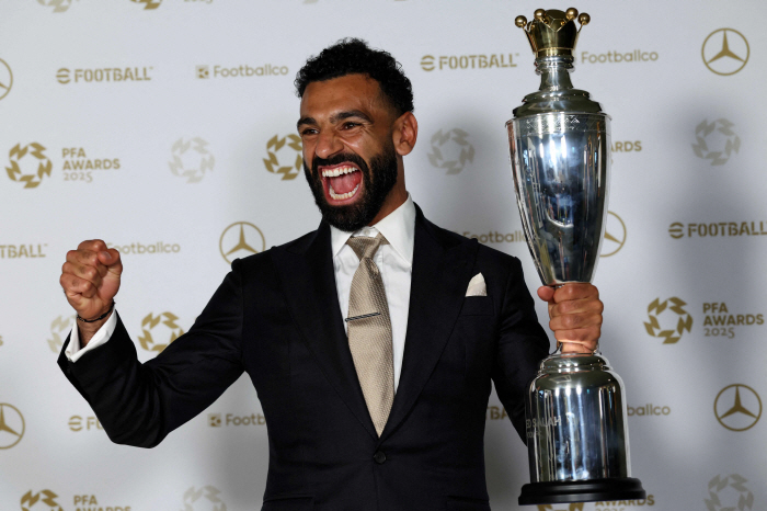Liverpool abandoned, but Salah is legendary → heartfelt congratulations in Spain...It's not impressive at all