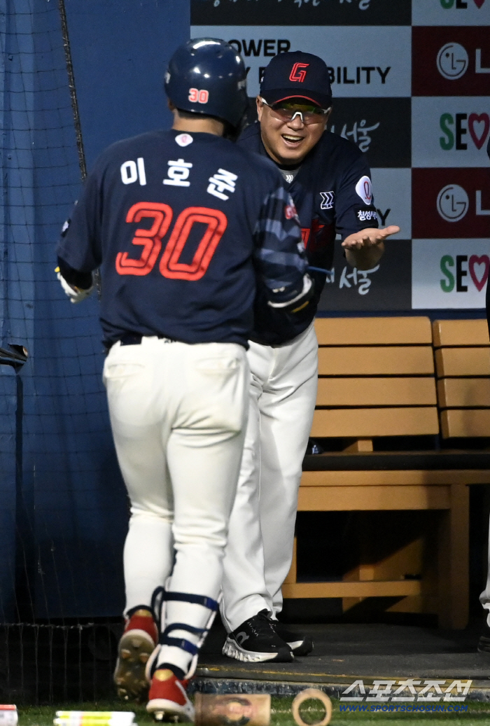 Lotte, who is in tears after leading 60, failed to escape 10 consecutive losses...128 minutes of blood fight with LG, 66 draw 
