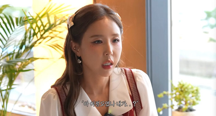 Moonwon ♥ Shinji shocked after the first performance of her new song I'm stressed out..the pressure of broadcasting