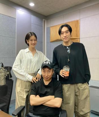 People in the background call me a coyote cuckoo...Park Myung-soo is more interested in others than people think (radio show)
