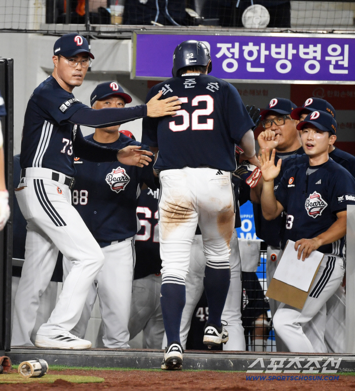  Acting manager Cho Sung-hwan, Ki Yong, a ghostly batter