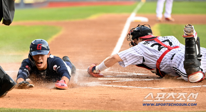  Hwang Sungbin scored even with a short fly