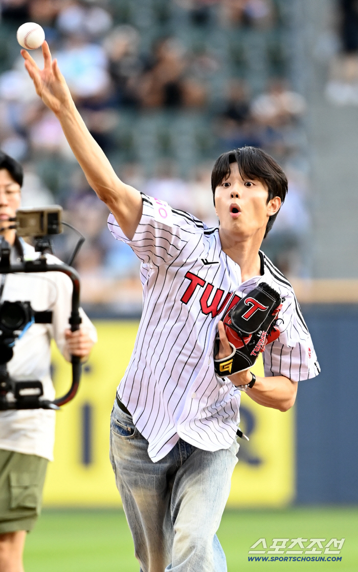  Kim Jaewon, perfect pitching form!