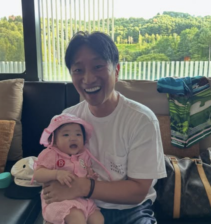 Son Dambi ♥ Lee Gyu-hyuk's first family trip, the accommodation changes when he has a daughter. The sun is good