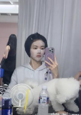 Song Hye-kyo, Kang Min-kyung, and Han So-hee, who put on a face mask, are so cute. 