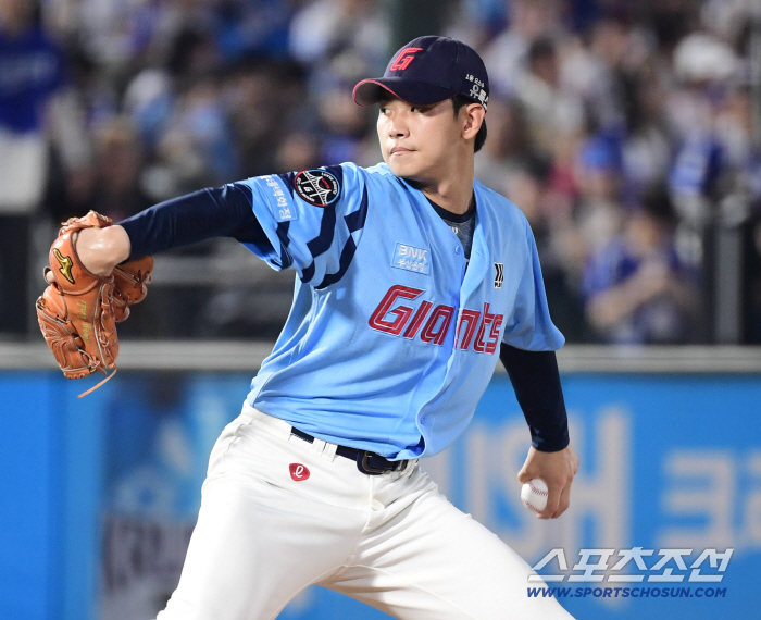 Straight walk → fit ball → 2nd leg. What happened to the bull pen of the 155km left fastball. In the eyes of the master, he was seen. It's not easy to come back and find my old self 