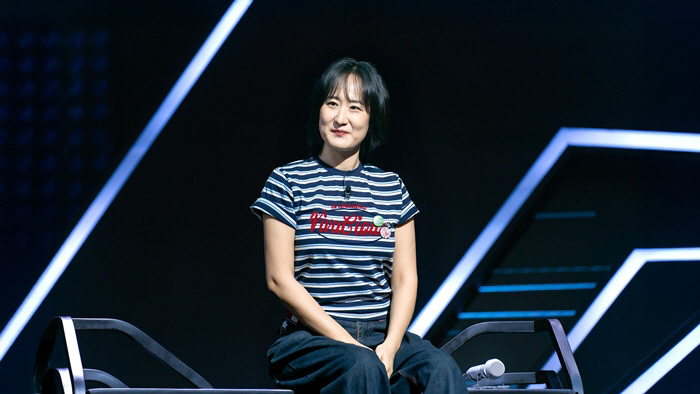 Sunwoo Jung-ah, a famous singer, knelt on the street and asked me to accept her student. (Live Wire)