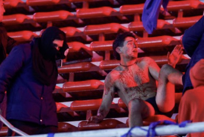 The worst stadium disturbance ever broke out Throwing concrete chunks, threatening fans with clubs escaping to the exit