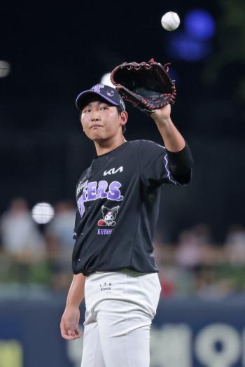 You're gonna eat up the league with this gutsKIA's bold 19-year-old rookie, I don't think I'll lose strength, 150km next time he takes the mound 