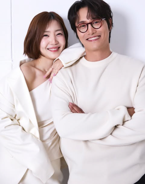'11 years of dating, 9 years of marriage, still a cute and funny boy.' Shin Daeun ♥ Lim Sung-bin, Kyeolgi filming
