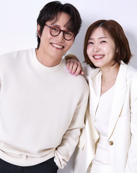 '11 years of dating, 9 years of marriage, still a cute and funny boy.' Shin Daeun ♥ Lim Sung-bin, Kyeolgi filming