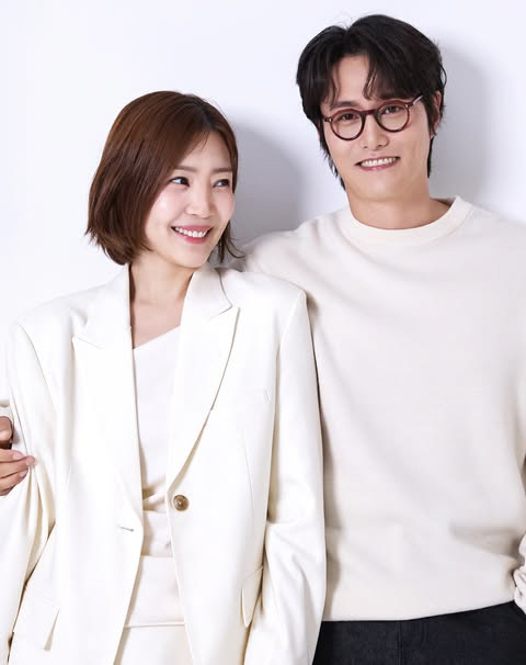 '11 years of dating, 9 years of marriage, still a cute and funny boy.' Shin Daeun ♥ Lim Sung-bin, Kyeolgi filming